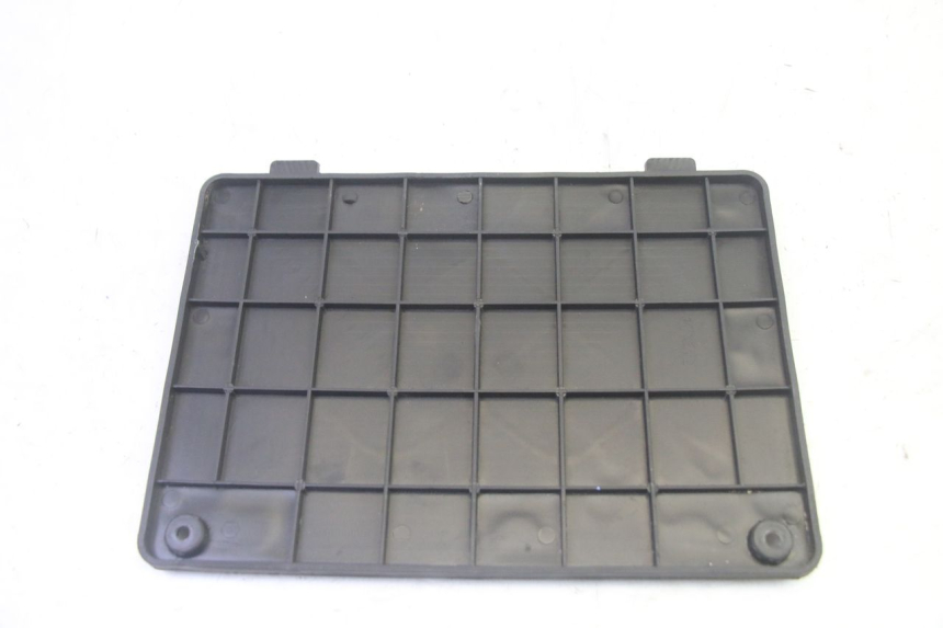 photo de BATTERY COVER JM MOTORS SANTANA EVO 50 (2024 - 2026) - Alternative perspective