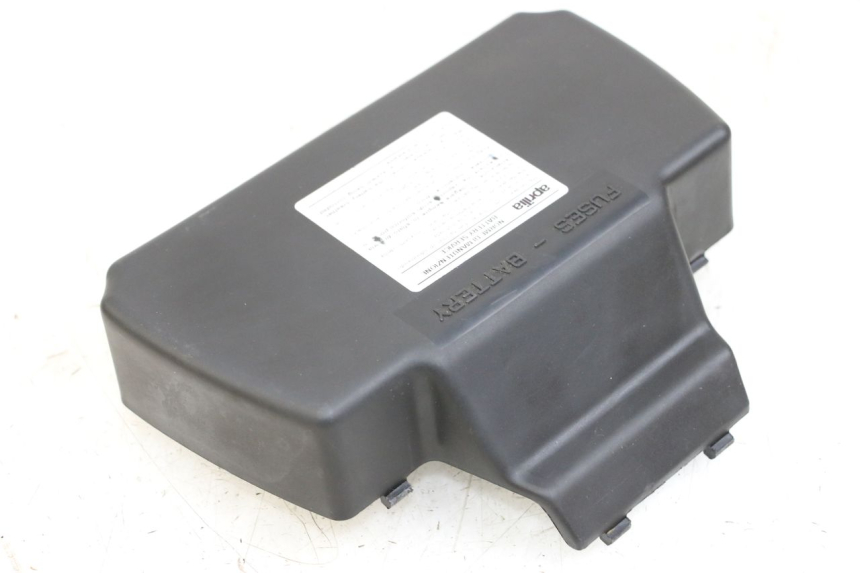 photo de BATTERY COVER APRILIA SCARABEO 100 (2003 - 2012) - Main view
