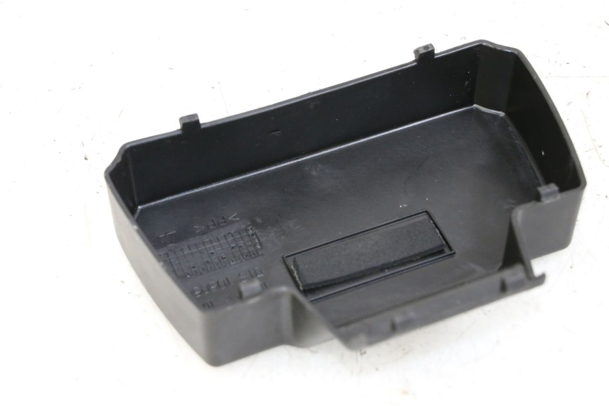 photo de BATTERY COVER APRILIA SCARABEO 100 (2003 - 2012) - Component detail