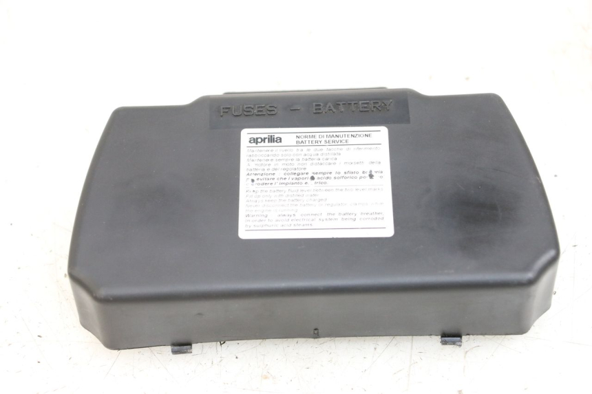 photo de BATTERY COVER APRILIA SCARABEO 100 (2003 - 2012) - Alternative perspective