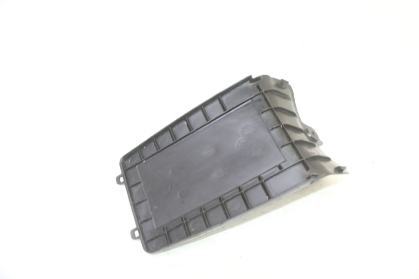 photo de BATTERY COVER PEUGEOT STREETZONE I 2T 50 (2018 - 2020) - Alternative perspective