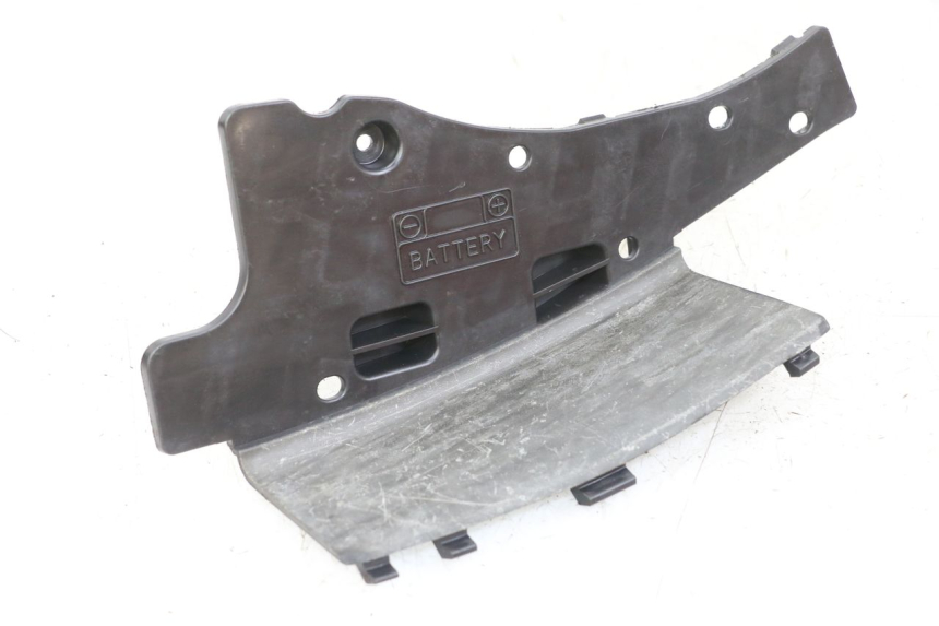 photo de BATTERY COVER SUZUKI BURGMAN 125 (2007 - 2014) - Main view