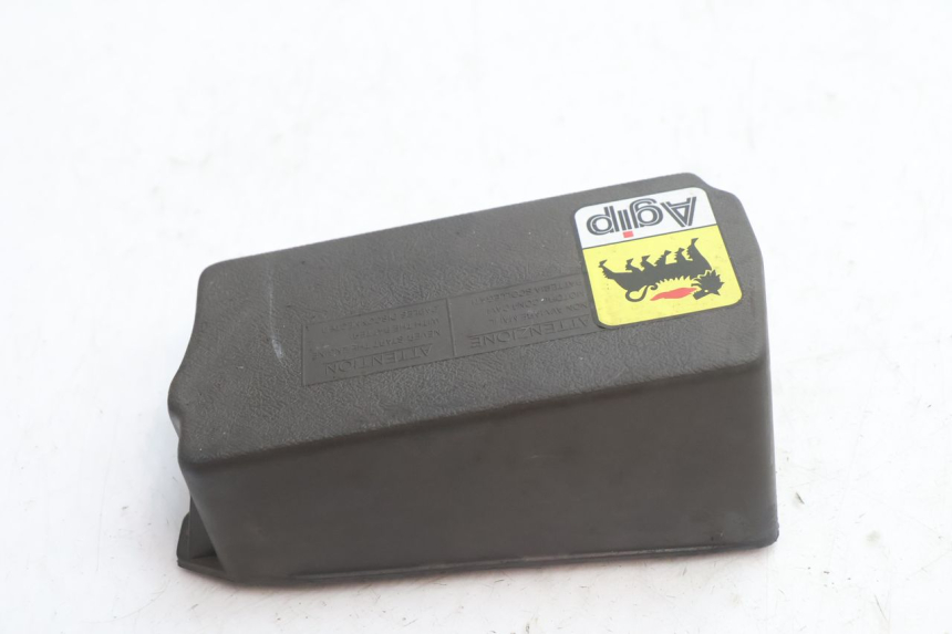 photo de BATTERY COVER PIAGGIO TYPHOON 50 (2000 - 2009) - Zoom on usage condition
