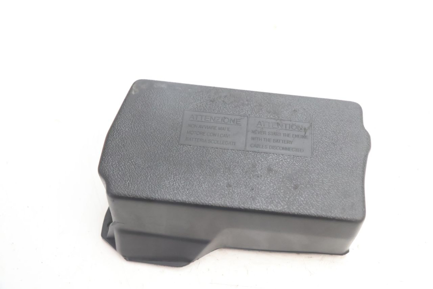 photo de BATTERY COVER PIAGGIO TYPHOON 50 (2000 - 2009) - Component detail
