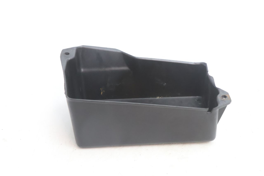 photo de BATTERY COVER PIAGGIO TYPHOON 50 (2000 - 2009) - Zoom on usage condition