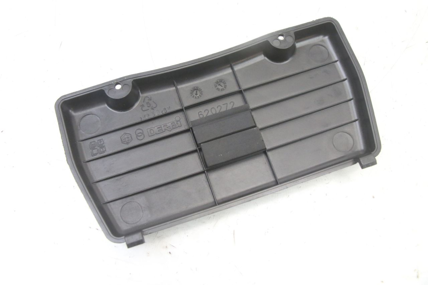 photo de BATTERY COVER PIAGGIO XEVO - X EVO 125 (2007 - 2017) - Alternative perspective