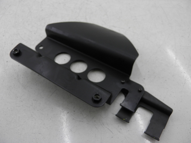 photo de BATTERY COVER YAMAHA TDM 900 (2004 - 2006) - Alternative perspective