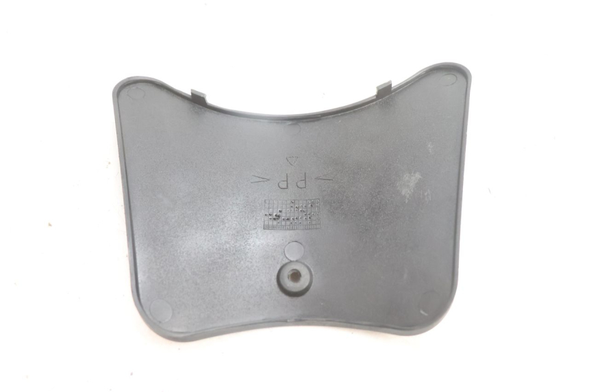 photo de BATTERY COVER YAMAHA YP MAJESTY 125 (2002 - 2006) - Zoom on usage condition