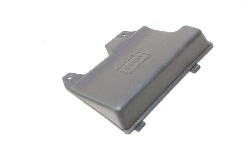 photo de BATTERY COVER PIAGGIO ZIP 2T 50 (2009 - 2019) - Zoom on usage condition