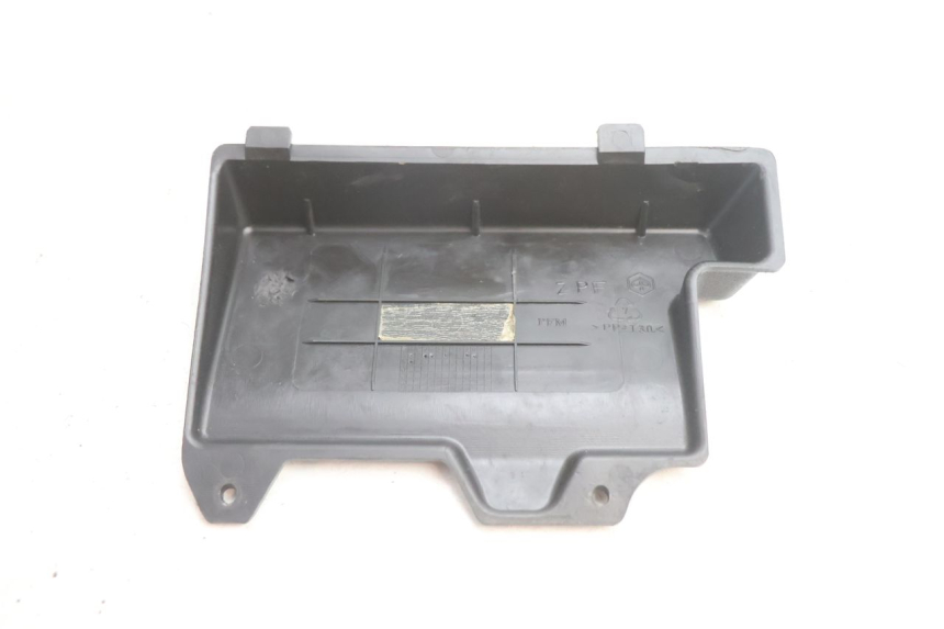 photo de BATTERY COVER PIAGGIO ZIP 4T 50 (2018 - 2020) - Technical close-up