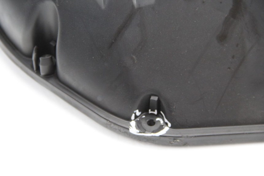 photo de BOX FILTER COVER SUZUKI GSR 600 (2005 - 2012) - Technical close-up