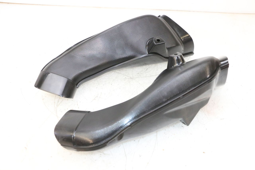 photo de BOX FILTER COVER SUZUKI GSXR GSX-R 1000 (2003 - 2004) - Alternative perspective