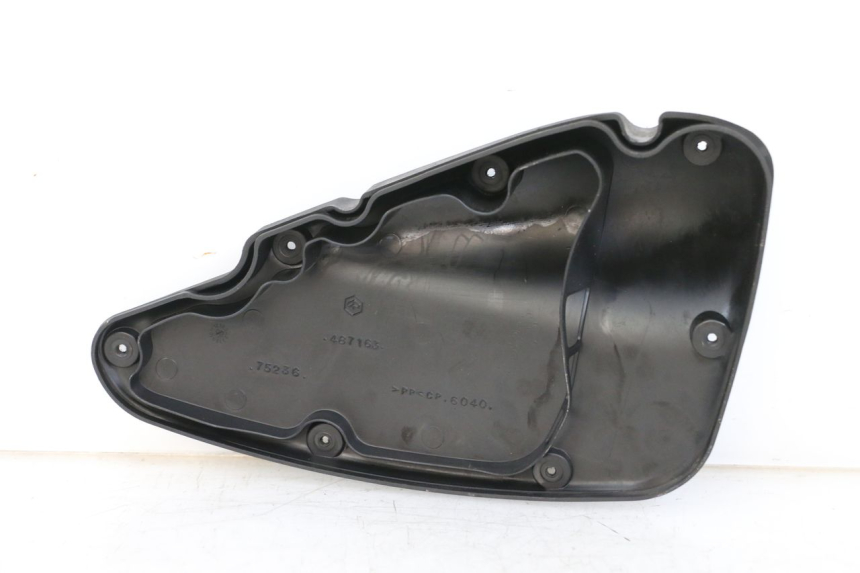 photo de BOX FILTER COVER RENAULT KOURANOS 125 (2001 - 2004) - Alternative perspective