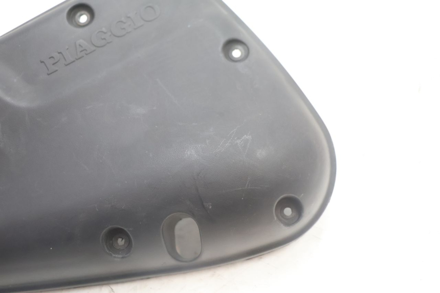 photo de BOX FILTER COVER PIAGGIO LIBERTY 50 (1998 - 2003) - Zoom on usage condition