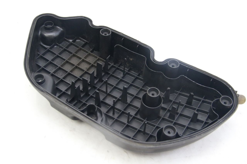 photo de AIRBOX COVER PIAGGIO MP3 125 (2006 - 2014) - Fixing points details