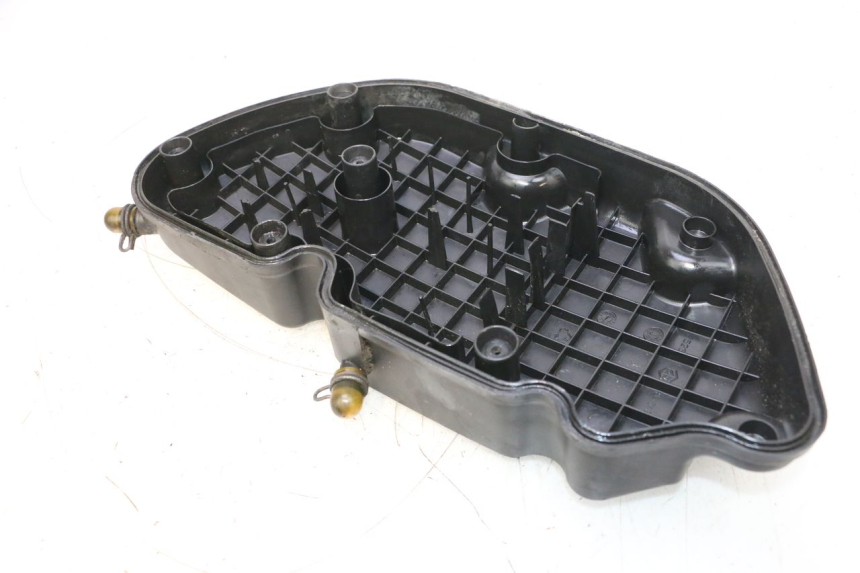 photo de BOX FILTER COVER PIAGGIO MP3 RL 250 (2006 - 2010) - Zoom on usage condition
