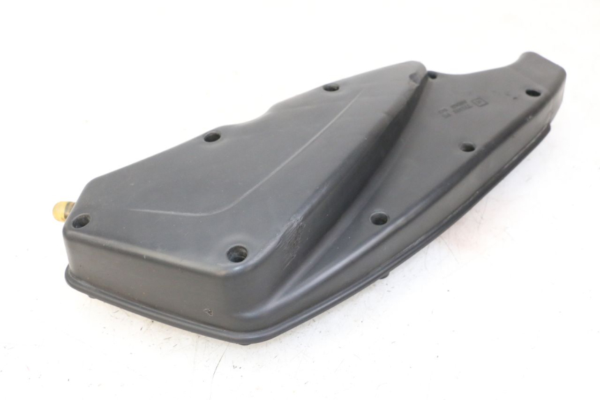 photo de BOX FILTER COVER PEUGEOT SATELIS 125 (2013 - 2018) - Zoom on usage condition