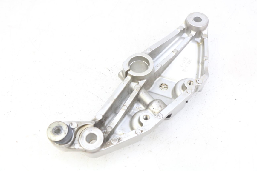 photo de RIGHT SIDE LATERAL FRAME COVER HONDA CB R 1000 (2018 - 2023) - Technical close-up