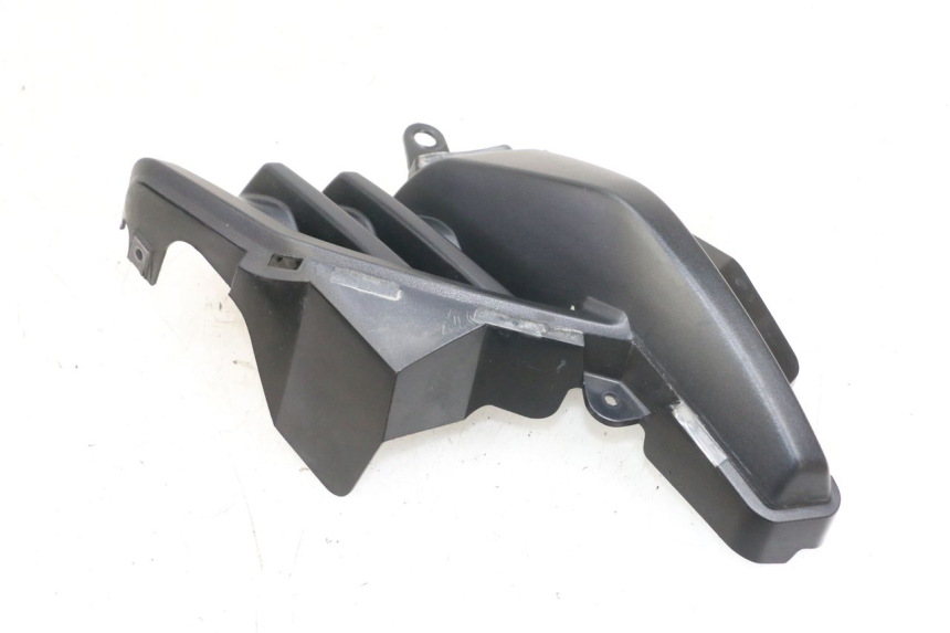 photo de RIGHT SIDE FRAME COVER SUZUKI DL V STROM 1000 (2002 - 2007) - Alternative perspective