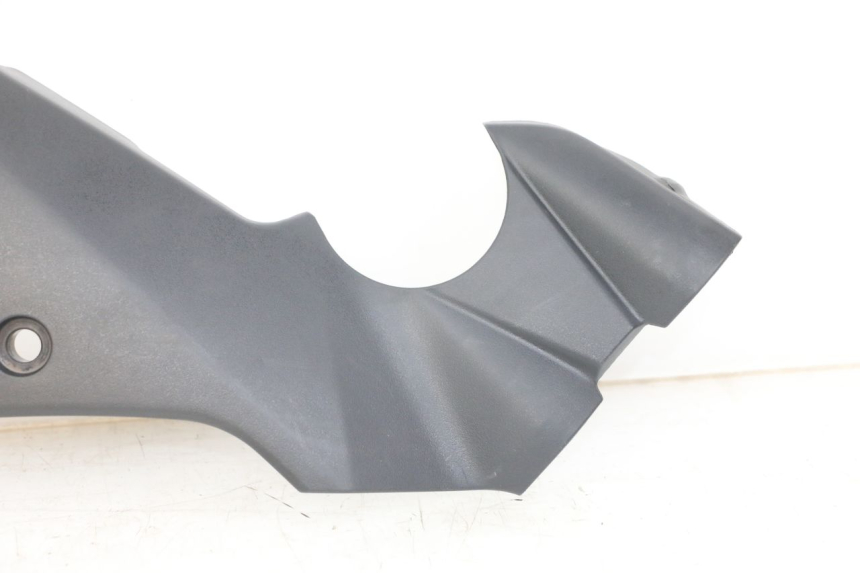 photo de RIGHT SIDE FRAME COVER KAWASAKI ER-6 ER6 N 650 (2012 - 2016) - Technical close-up