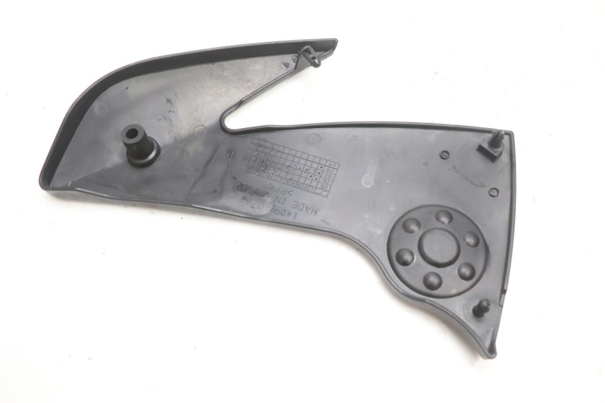 photo de RIGHT SIDE FRAME COVER KAWASAKI ER-6 ER6 N 650 (2005 - 2009) - Fixing points details