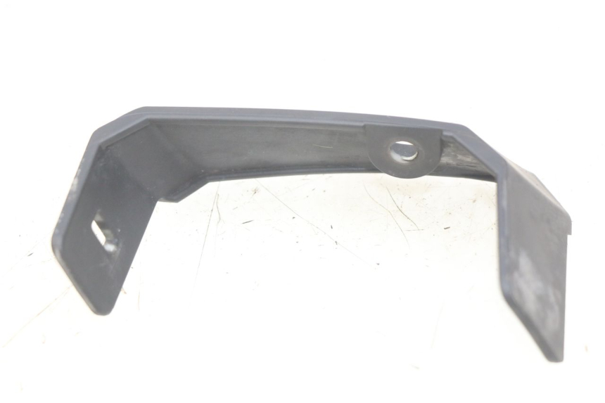 photo de RIGHT SIDE LATERAL FRAME COVER HONDA FJS SILVERWING SILVER WING 400 (2009 - 2016) - Zoom on usage condition