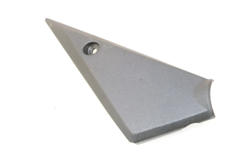 photo de RIGHT SIDE FRAME COVER SUZUKI GSF N BANDIT 1200 (2001 - 2005) - Alternative perspective