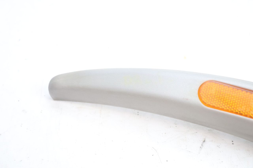 photo de RIGHT SIDE FRAME COVER PIAGGIO LIBERTY 125 (1998 - 2008) - Component detail