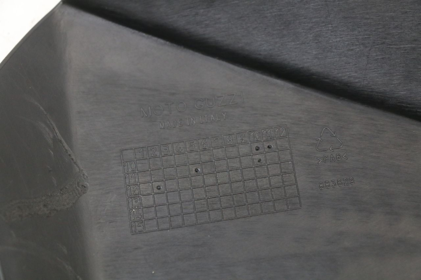 photo de RIGHT SIDE FRAME COVER MOTO GUZZI NORGE 8V GT 1200 (2011 - 2016) - Alternative perspective