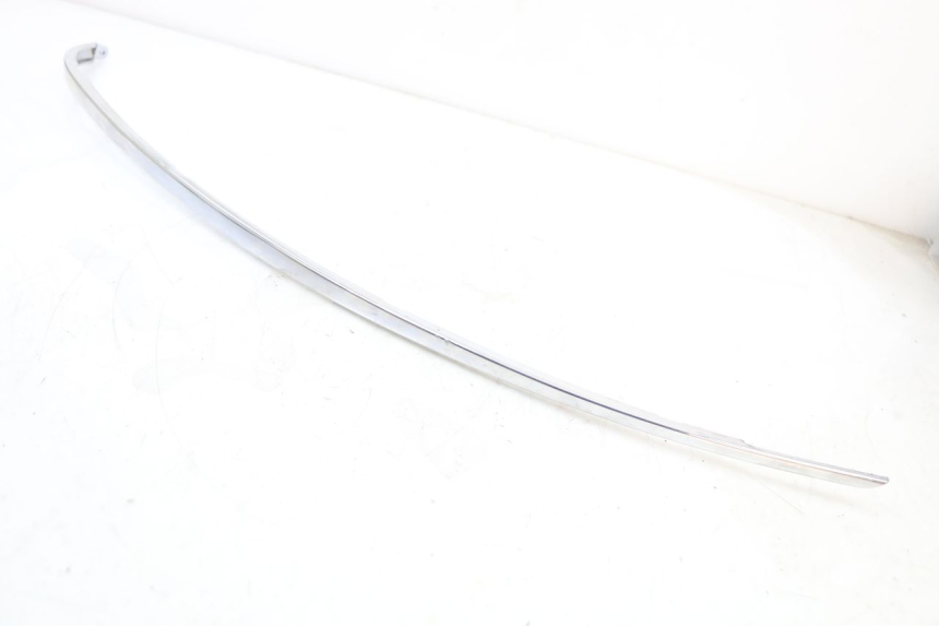 photo de RIGHT SIDE FRAME COVER PEUGEOT DJANGO 125 (2014 - 2017) - Alternative perspective