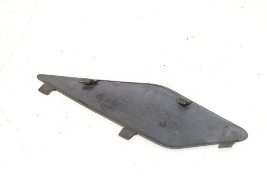 photo de RIGHT SIDE FRAME COVER PEUGEOT SATELIS 125 (2013 - 2018) - Component detail