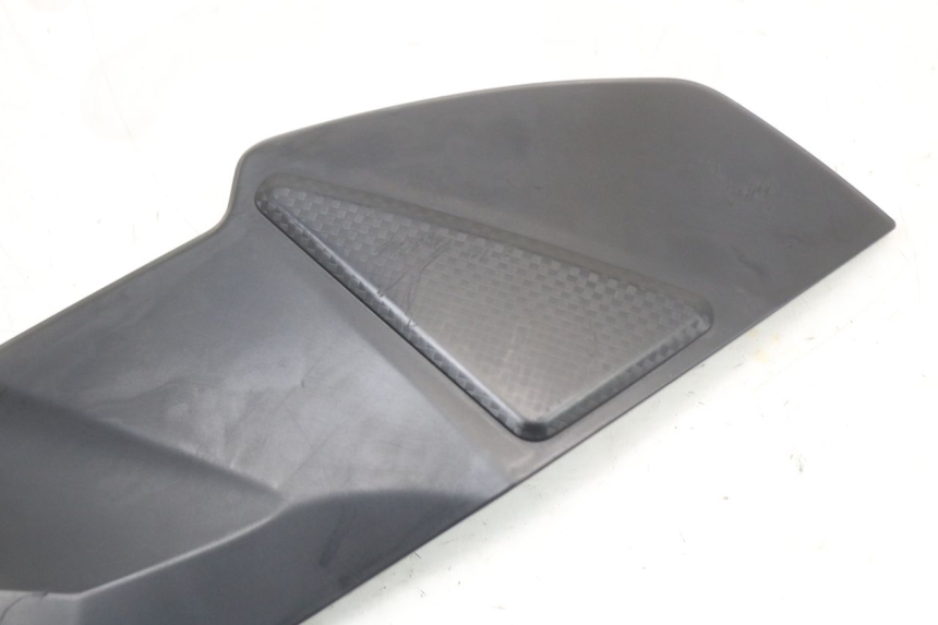photo de RIGHT SIDE FRAME COVER SUZUKI GSR 750 (2011 - 2017) - Alternative perspective