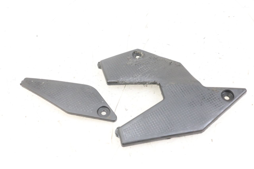 photo de RIGHT SIDE LATERAL FRAME COVER KAWASAKI VERSYS ABS 650 (2015 - 2018) - Main view