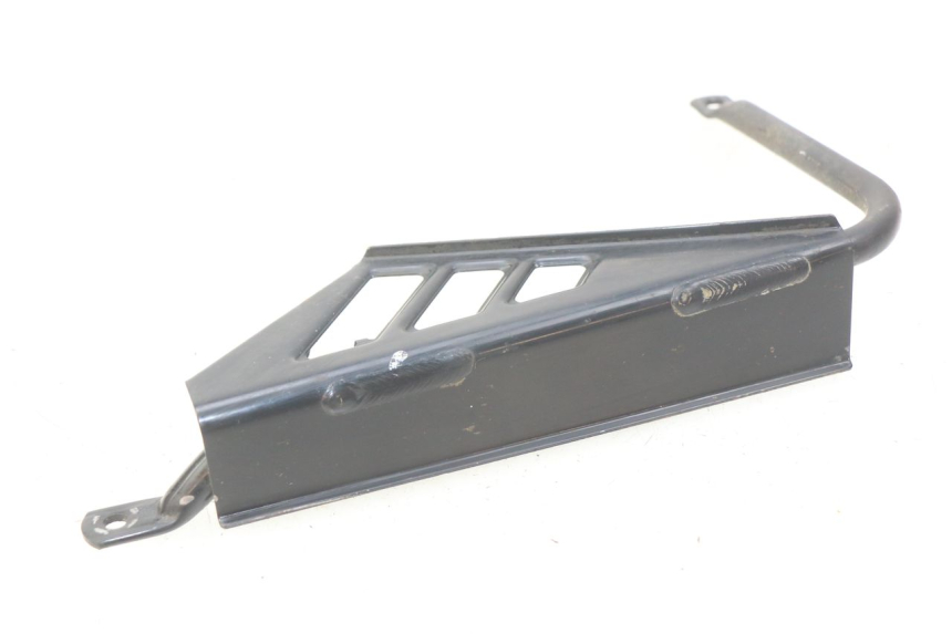 photo de LEFT SIDE LATERAL FRAME COVER YAMAHA BLASTER 200 (2003 - 2007) - Zoom on usage condition