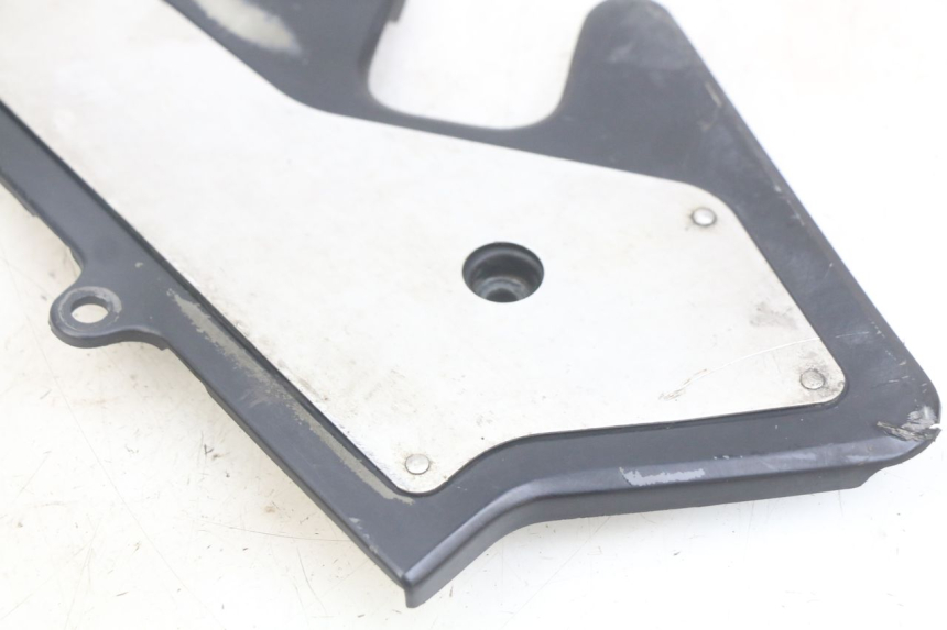 photo de LEFT SIDE LATERAL FRAME COVER HONDA CBR F SC25 1000 (1989 - 1992) - Zoom on usage condition