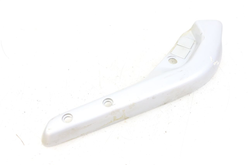 photo de LEFT SIDE FRAME COVER APRILIA CLASSIC 125 (1995 - 2001) - Fixing points details