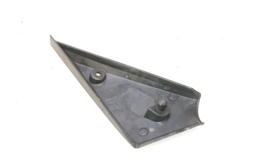 photo de LEFT SIDE FRAME COVER SUZUKI GSF N BANDIT 1200 (2001 - 2005) - Technical close-up