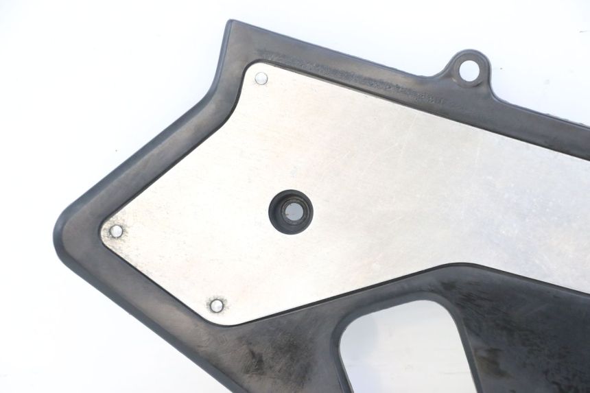 photo de LEFT SIDE FRAME COVER HONDA CBR F 1000 (1993 - 1996) - Fixing points details