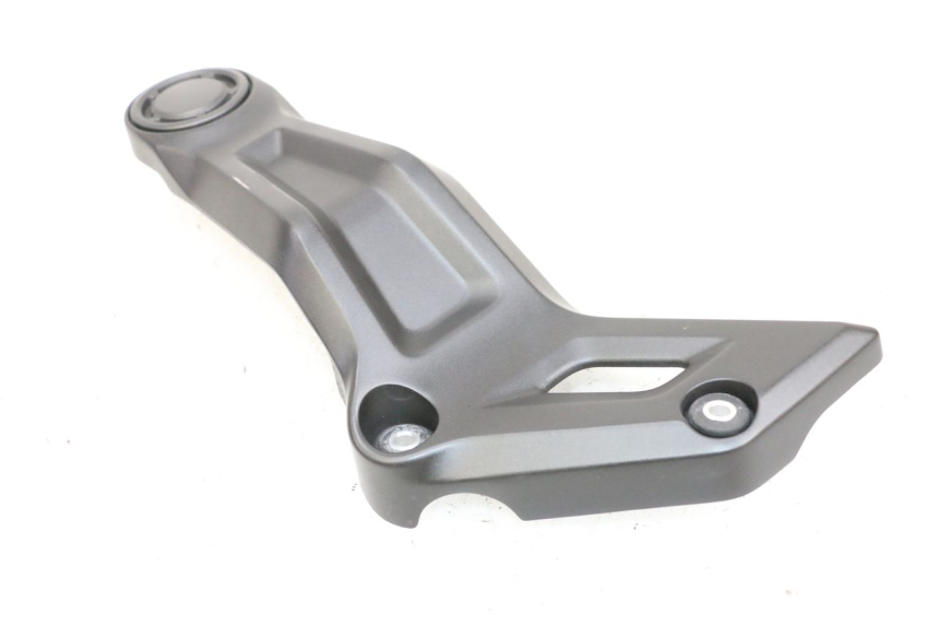 photo de LEFT SIDE FRAME COVER YAMAHA MT-07 MT07 ABS 700 (2018 - 2020) - Technical close-up