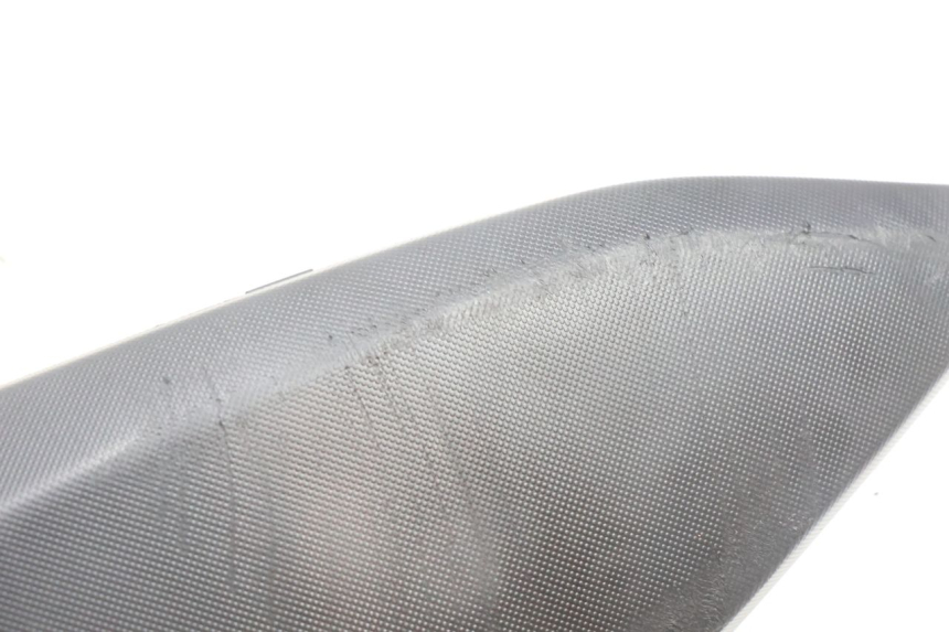 photo de LEFT SIDE FRAME COVER YAMAHA N-MAX NMAX 125 (2021 - 2024) - Alternative perspective