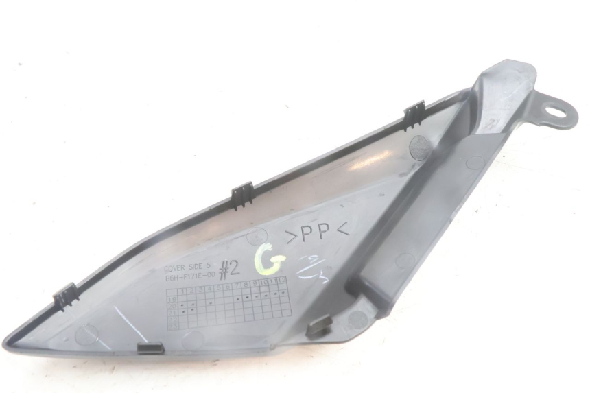 photo de LEFT SIDE FRAME COVER YAMAHA N-MAX NMAX 125 (2021 - 2024) - Fixing points details