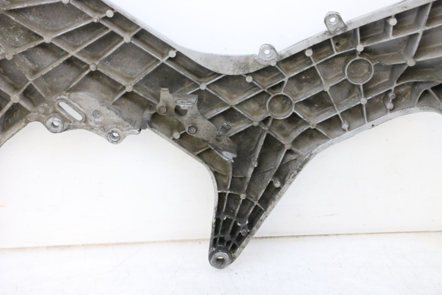 photo de LEFT SIDE CHASSIS COVER HONDA NSR R 125 (1994 - 2003) - Zoom on usage condition