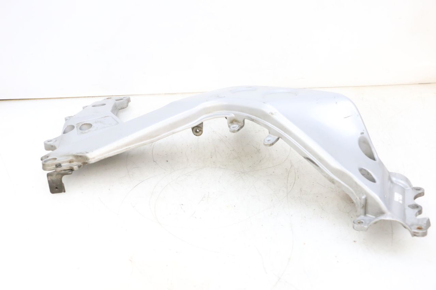photo de LEFT SIDE CHASSIS COVER HONDA NSR R 125 (1994 - 2003) - Fixing points details
