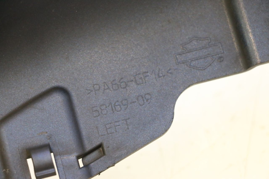 photo de LEFT SIDE FRAME COVER HARLEY DAVIDSON ROAD GLIDE FLTRXSE 1920 (2018 - 2022) - Component detail