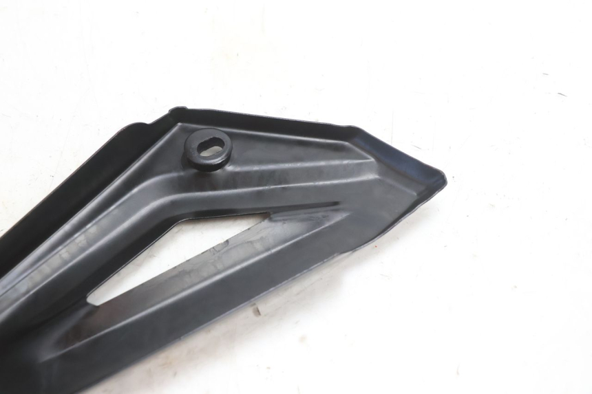 photo de LEFT SIDE FRAME COVER YAMASAKI STREET 50 (2013 - 2018) - Surface and material condition