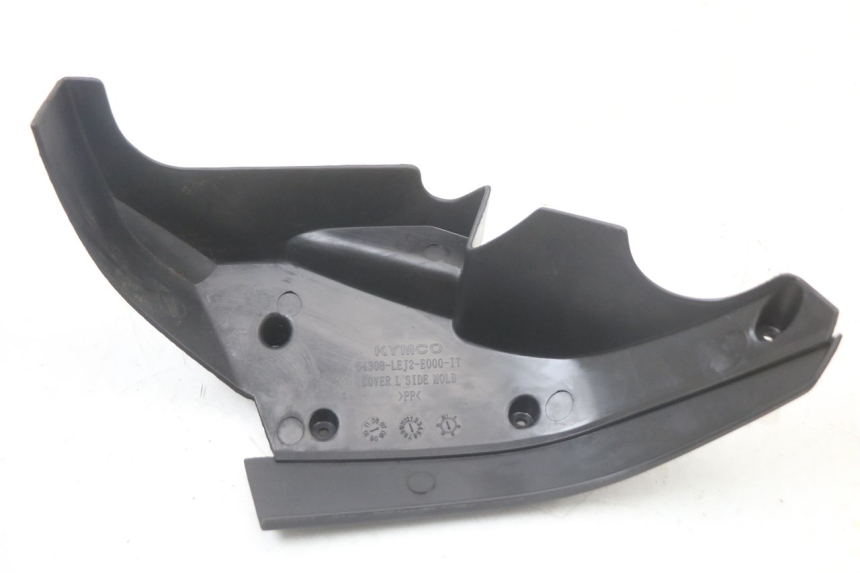 photo de LEFT SIDE FRAME COVER KYMCO SUPER 8 125 (2008 - 2015) - Zoom on usage condition