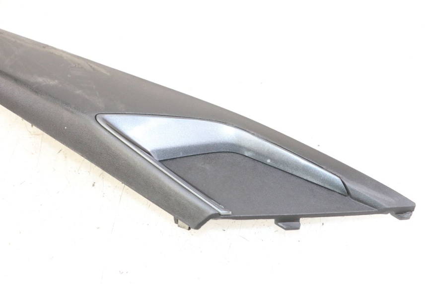 photo de LEFT SIDE FRAME COVER APRILIA SXR 50 (2021 - 2023) - Technical close-up