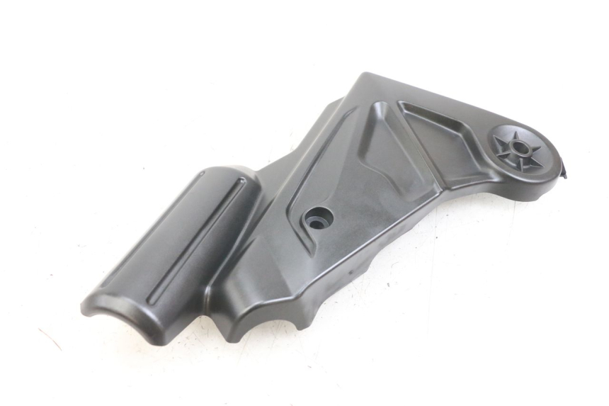 photo de LEFT SIDE LATERAL FRAME COVER KAWASAKI VERSYS ABS 650 (2015 - 2018) - Fixing points details