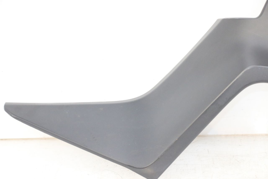 photo de LEFT SIDE LATERAL FRAME COVER YAMAHA XMAX X-MAX ABS 125 (2017 - 2020) - Supplementary product photo