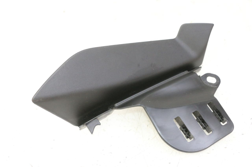 photo de LEFT SIDE FRAME COVER YAMAHA XMAX X-MAX 125 (2021 - 2025) - Alternative perspective